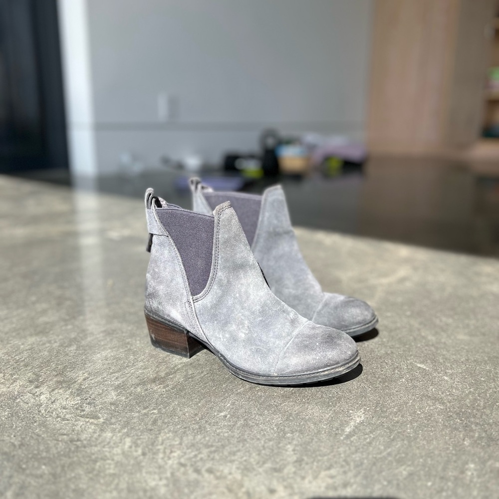 Timberland Grey Suede booties 8